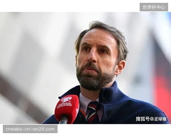 兼容并蓄，新西兰队在传统英式长传与现代传控足球间的战术抉择将决定其上限。